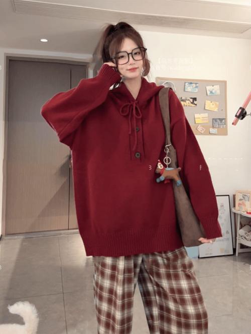大红色中长款毛衣怎么搭配衣服好看