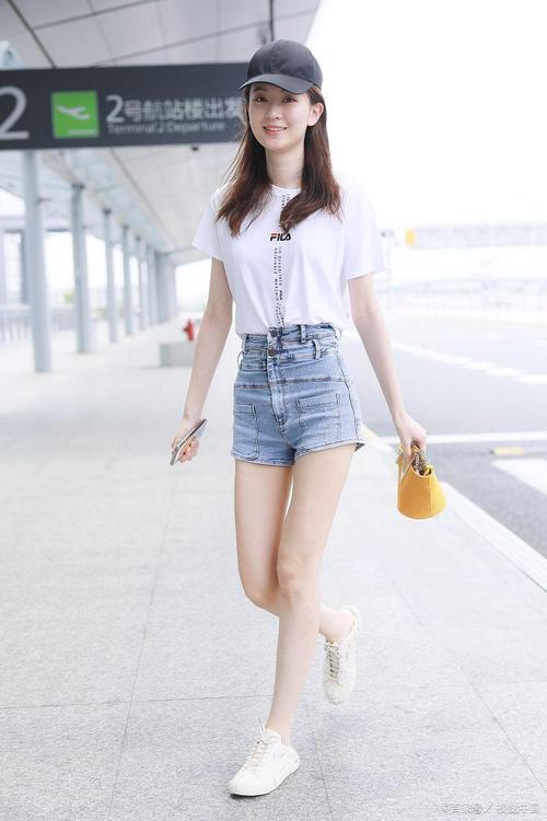 超短裤鞋子怎么搭配图片