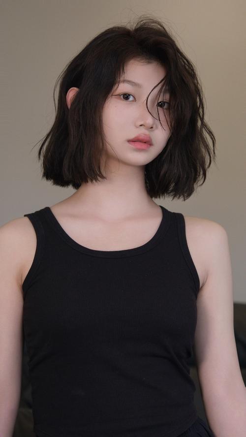 鹅蛋脸适合什么卷发