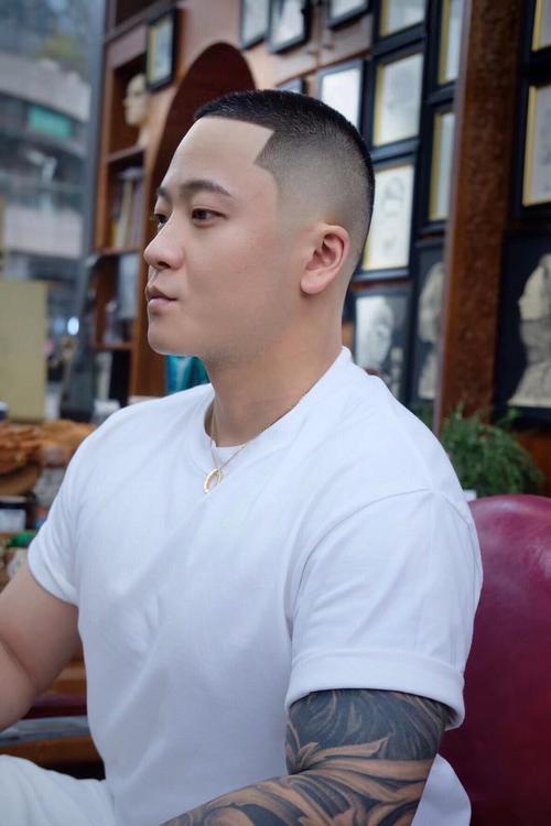 男生圆头适合什么发型
