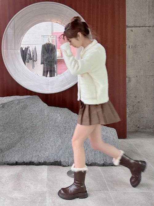 冬季毛毛靴怎么搭配衣服图片大全