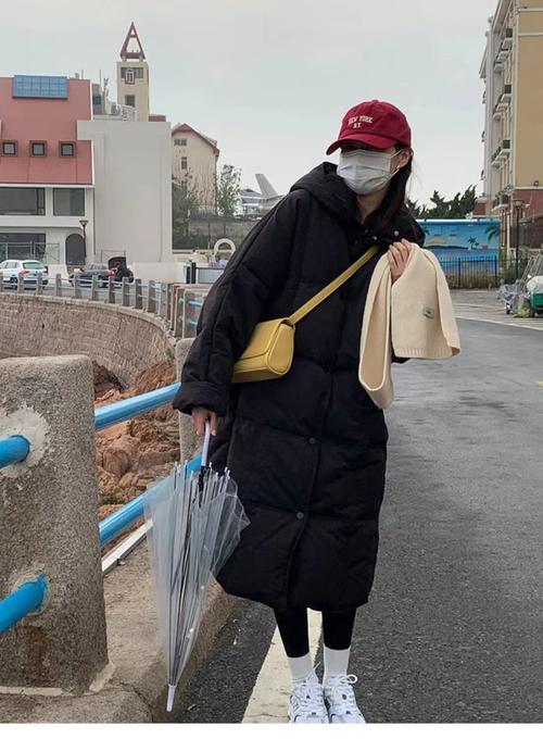 有帽子的棉衣怎么搭配衣服好看图片