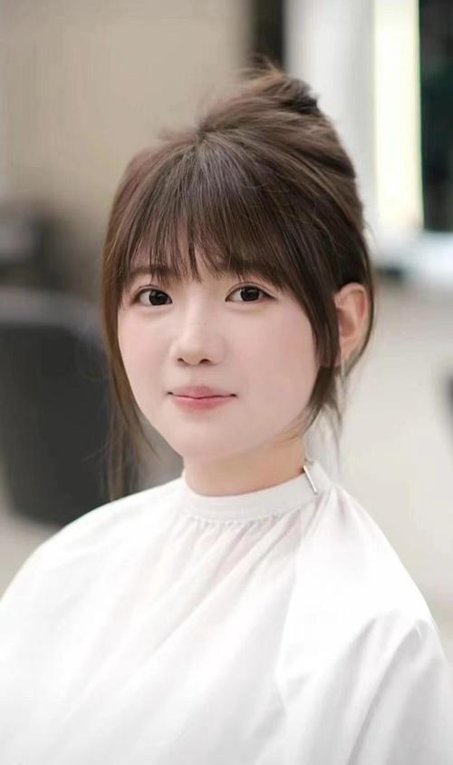 小圆脸适合什么刘海