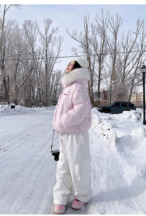 有帽子的棉衣怎么搭配衣服好看吗