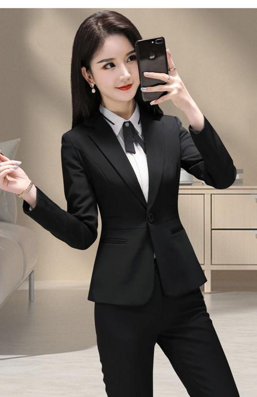 黑色 西装 小外套怎么搭配图片欣赏