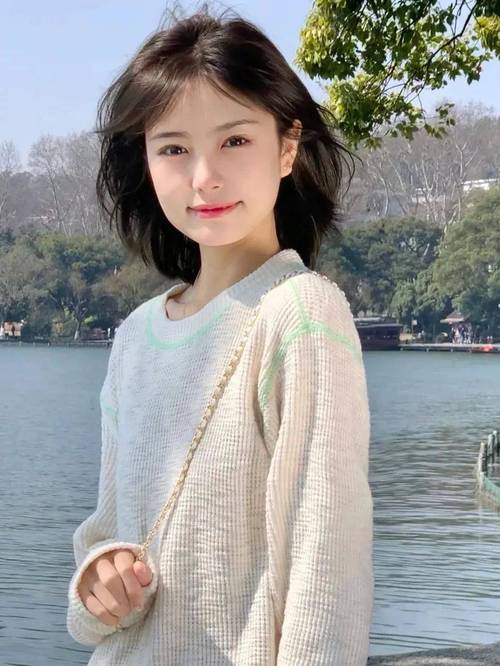 方脸适合什么样的发型