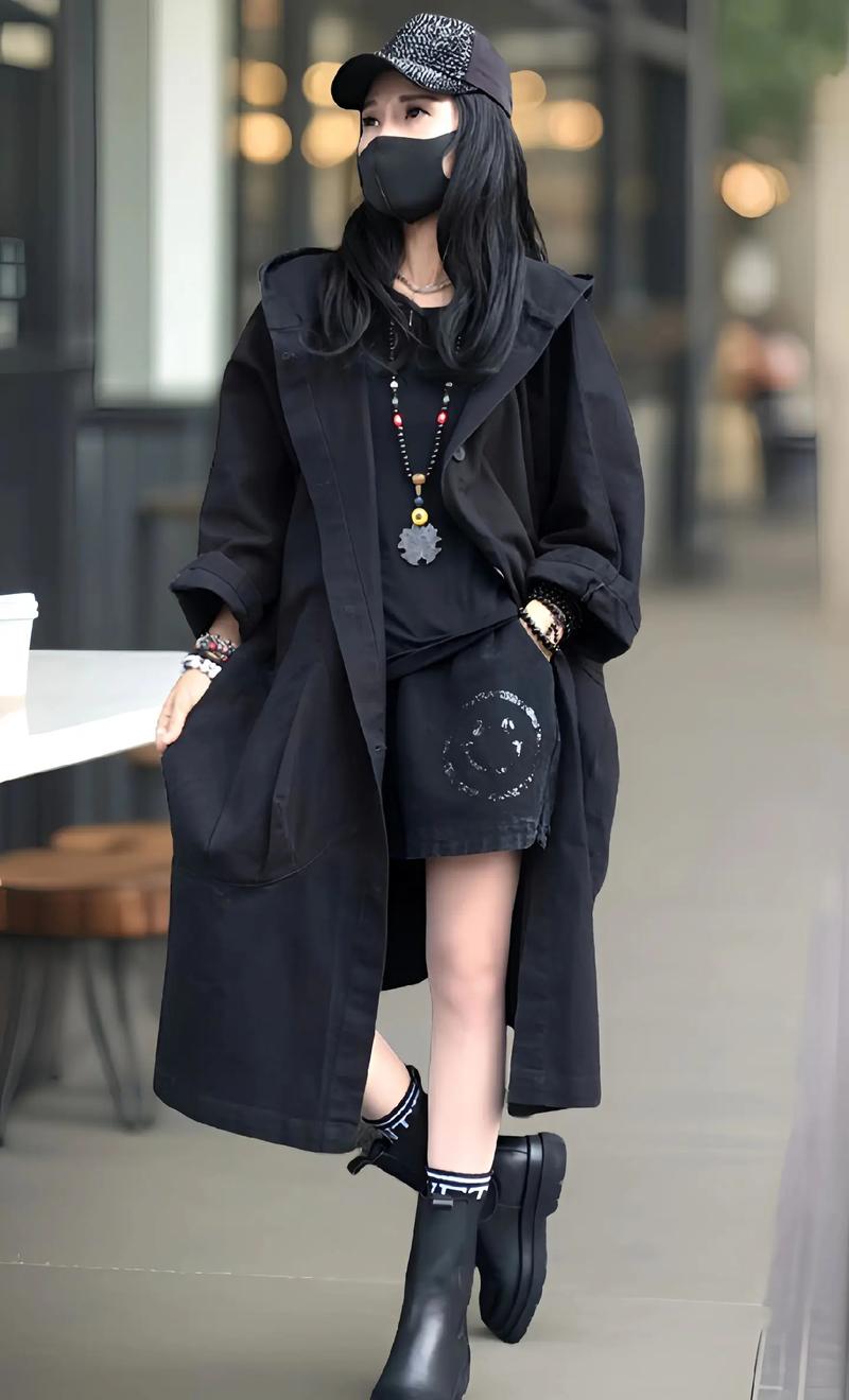 冬季女士带帽子大衣怎么搭配衣服图片