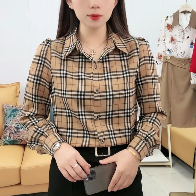 宽松领子衣服怎么搭配