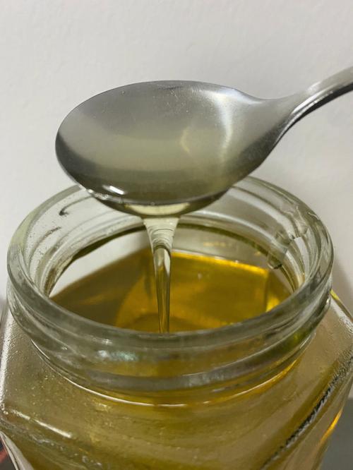 蜂蜜水是什么颜色