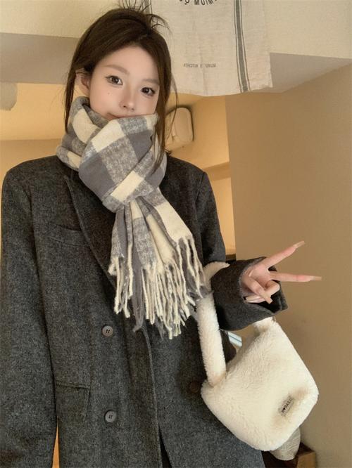 围脖应该怎么搭配衣服