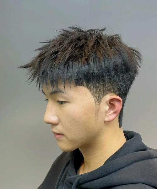 头发硬用什么定型