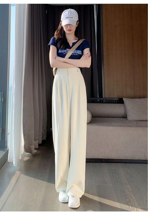 秋季白裤子怎么搭配衣服