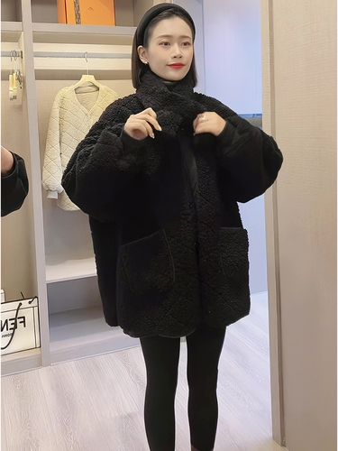 黑色长皮大衣怎么搭配什么围巾好看
