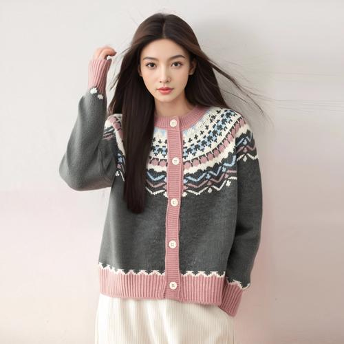 套头毛衣怎么搭配衣服好看图片