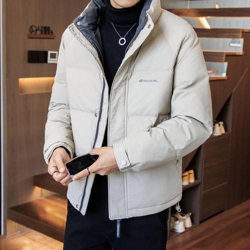 宽松短款男羽绒服怎么搭配
