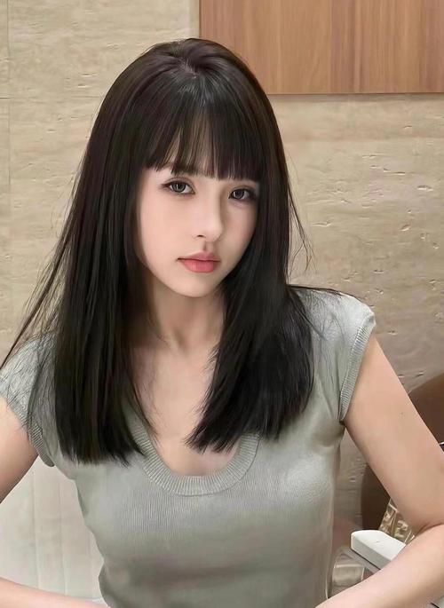 直发剪什么发型好看