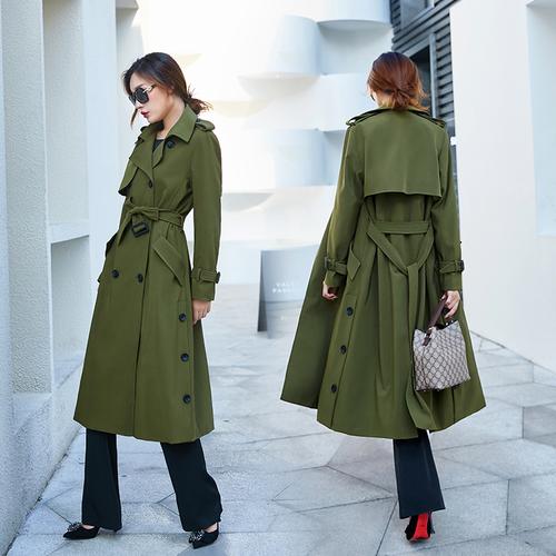 女款军绿色带帽大衣怎么搭配衣服