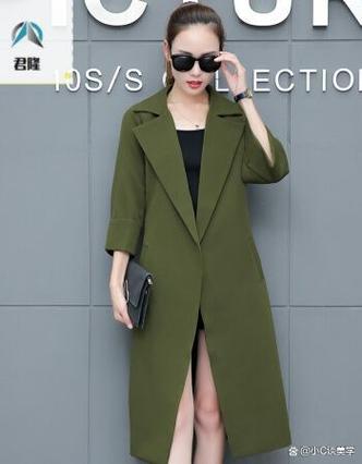 女款军绿色带帽大衣怎么搭配衣服