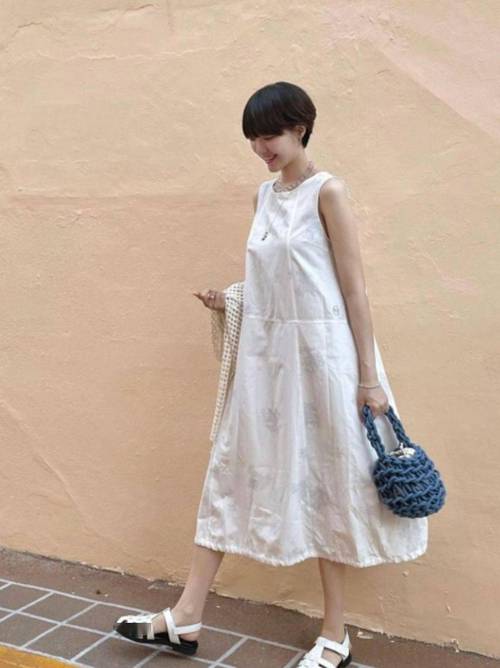 短发型女一般怎么搭配衣服