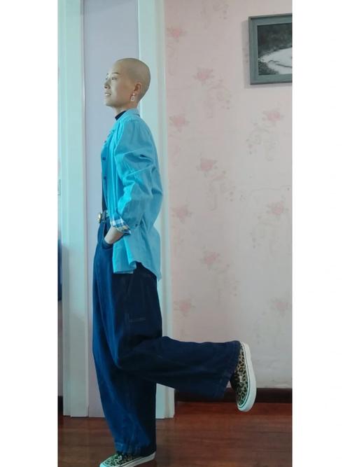 光头适合穿什么衣服
