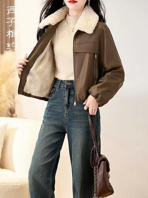 女短皮棉衣怎么搭配