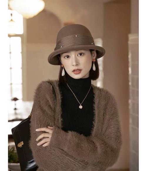 长脸型适合什么帽子