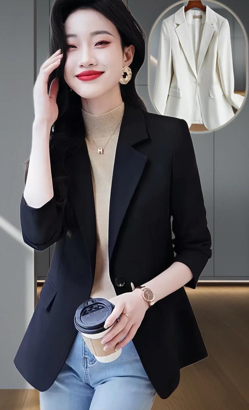 黑色的小西装怎么搭配