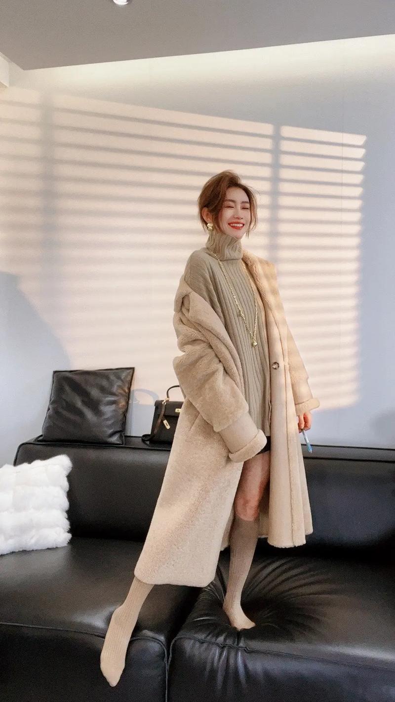 女生皮毛大衣怎么搭配