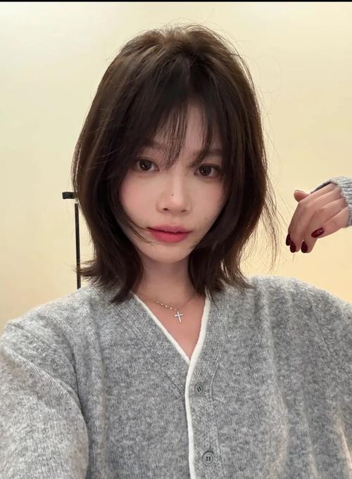 圆方脸适合什么短发