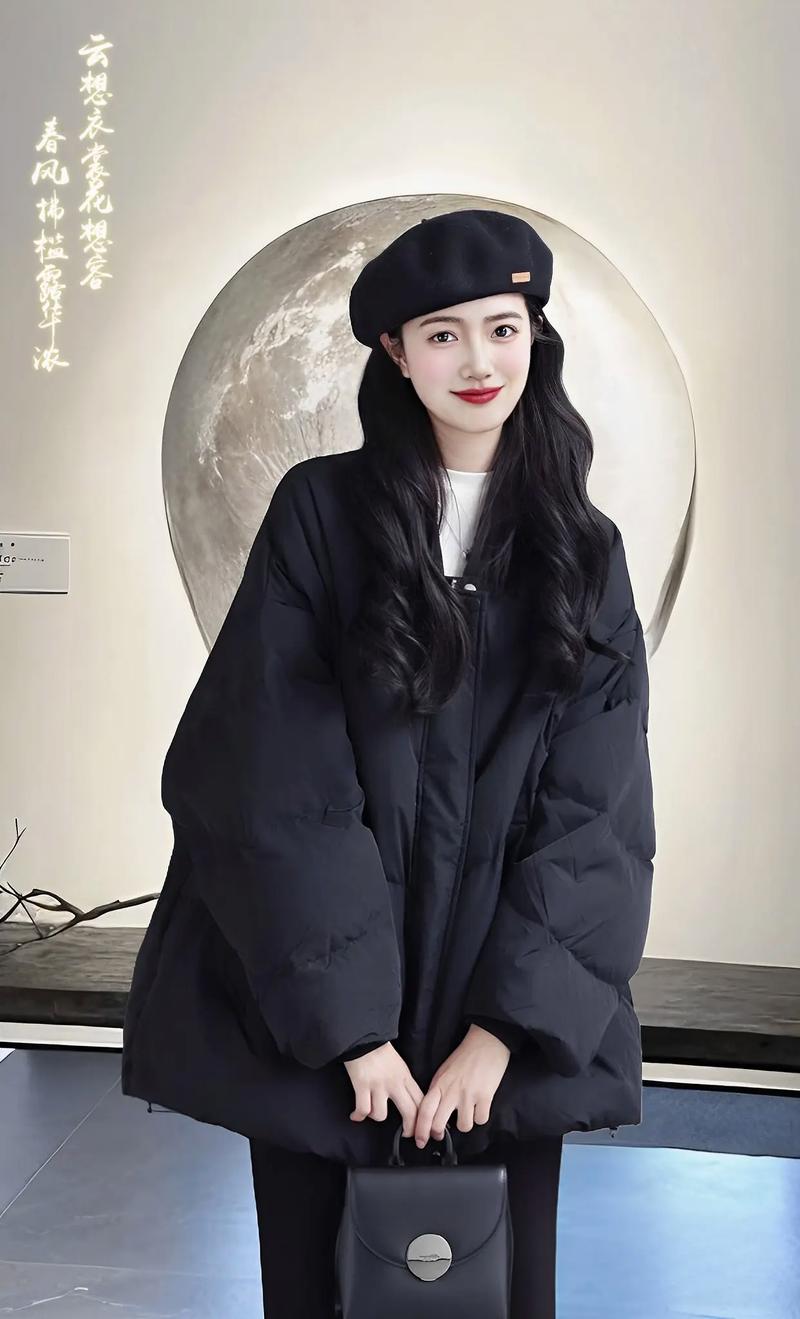 短款黑色羽绒怎么搭配图片