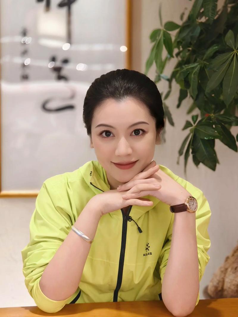 天庭饱满什么意思