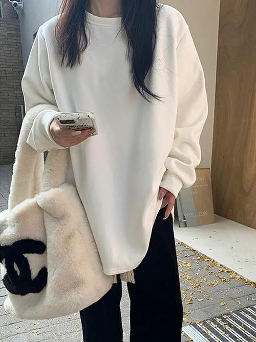 里面带白绒的衣服怎么搭配衣服