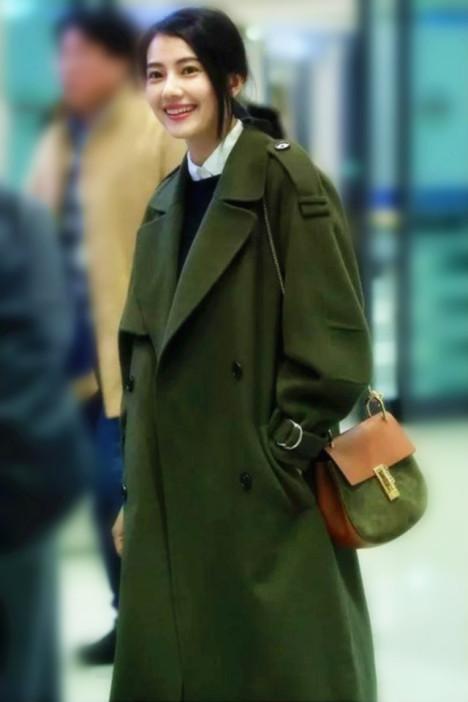 绿色的军大衣怎么搭配图片女
