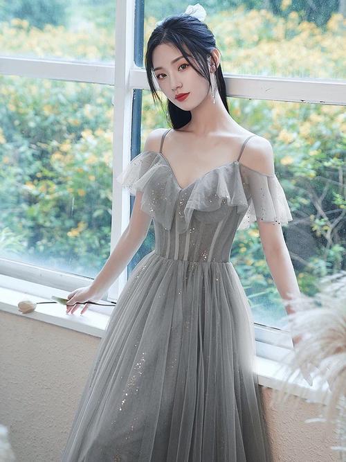穿伴娘服里面怎么搭配图片