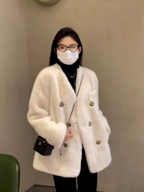 貂皮短衣怎么搭配裤子
