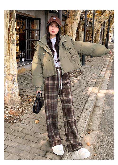 冬天短款女装外套怎么搭配