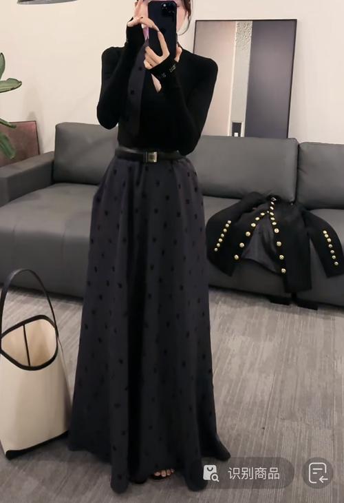 黑色伞裙搭配什么鞋子