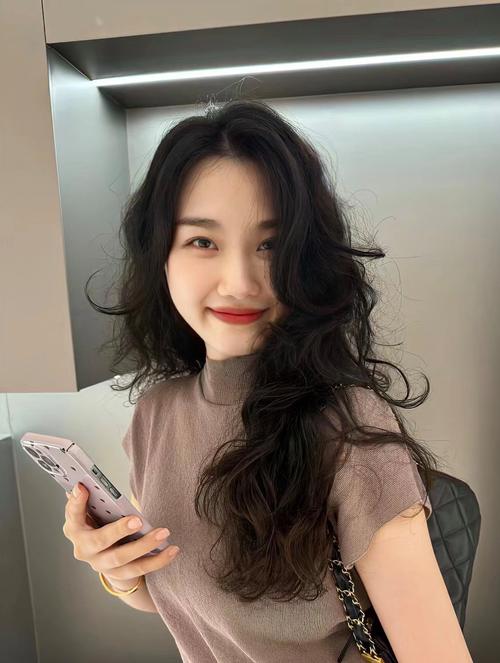 方脸剪什么刘海好看