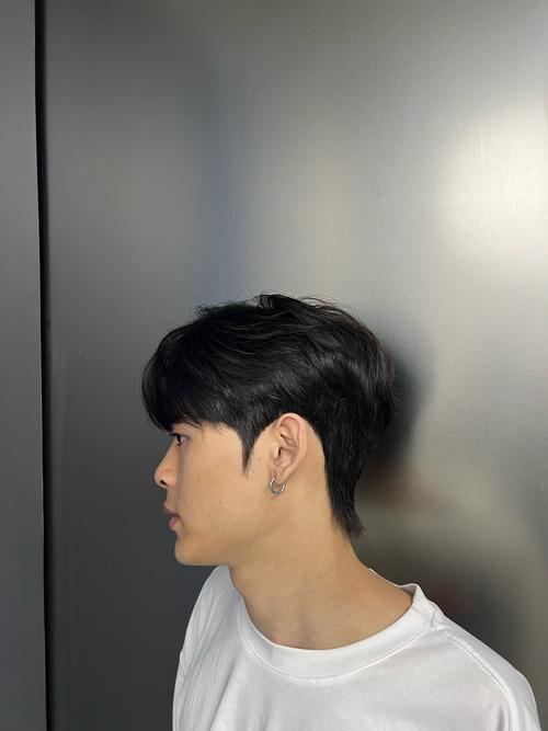 蒜头鼻适合什么发型