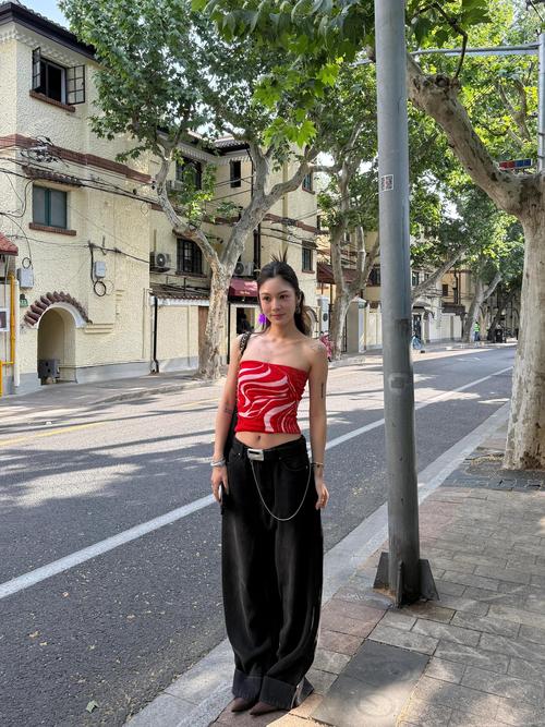 夏季背心图片怎么搭配图片