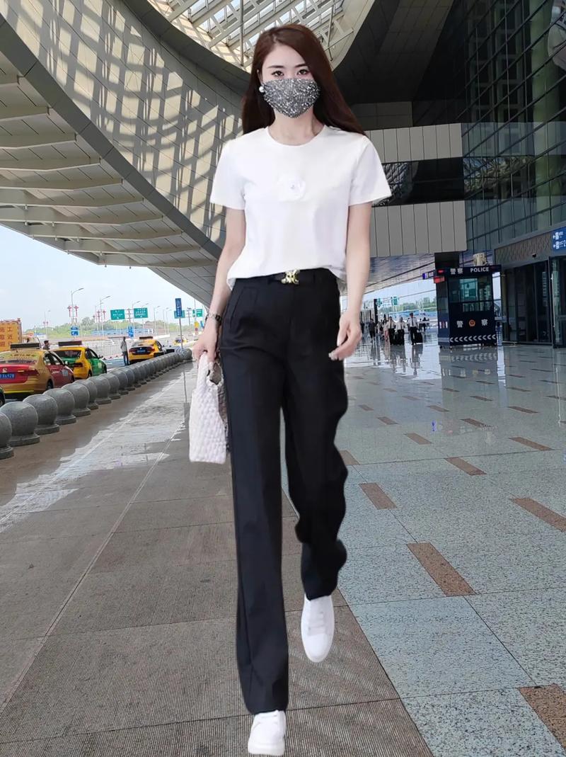 女式休闲裤怎么搭配上衣
