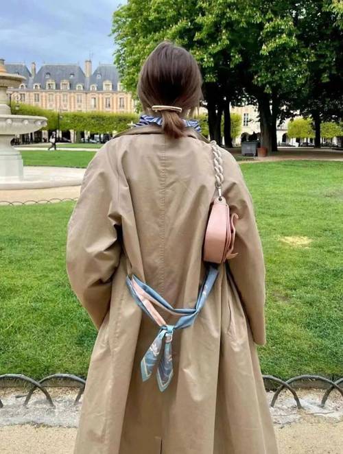 长丝巾怎么搭配衣服