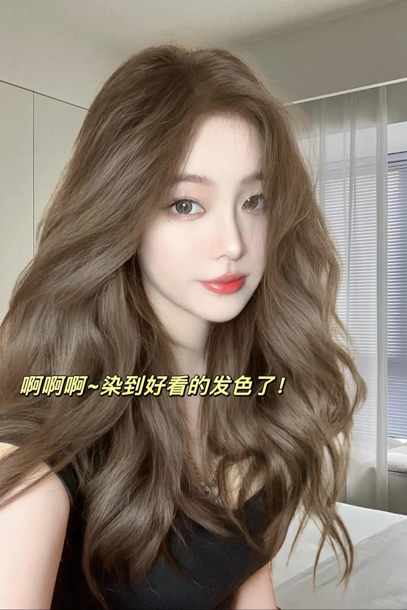 什么色头发显白