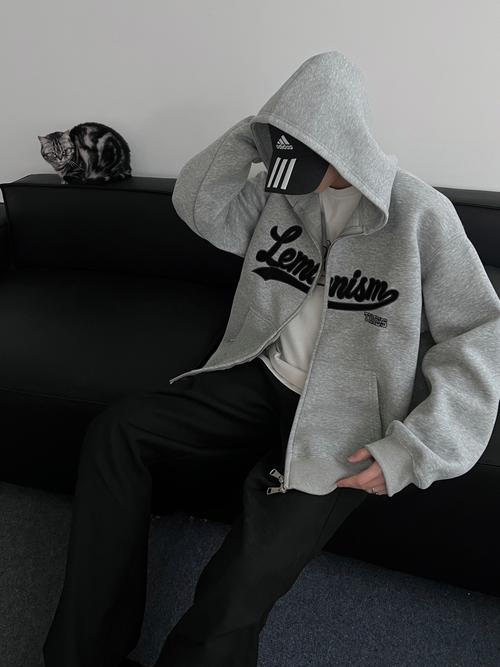 灰色卫衣配什么裤子男