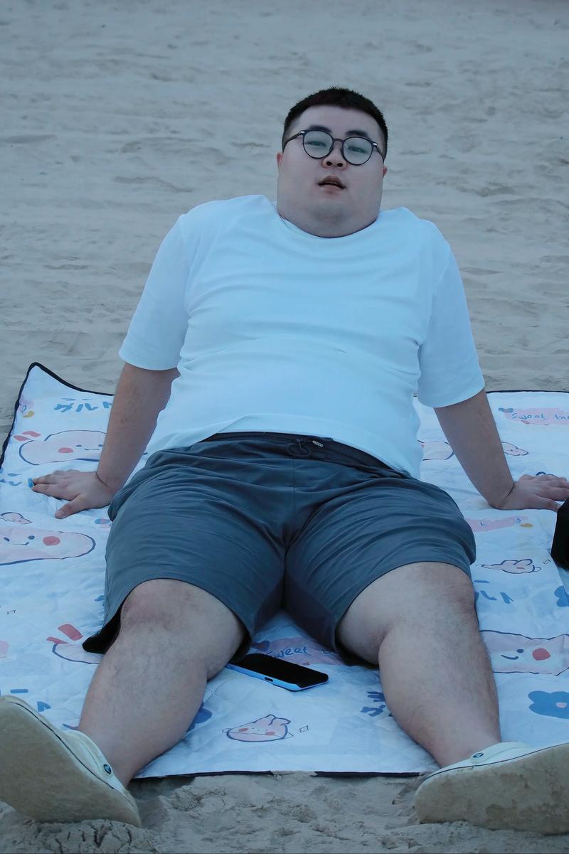 胖子男应该怎么搭配衣服好看图片