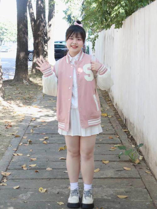 十八岁怎么搭配衣服图片欣赏