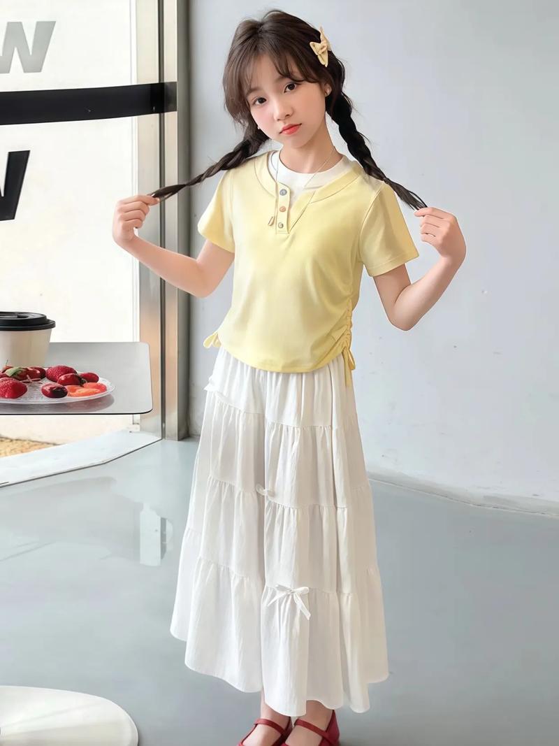 女孩连衣裙怎么搭配衣服图片