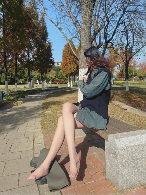 穿什么配丝袜