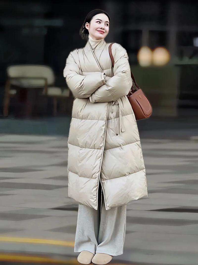 棉大衣女冬中长款外套怎么搭配图片