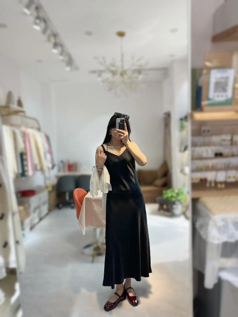 卖衣服颜色怎么搭配